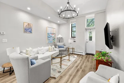 Alojamiento entero en residencia en 60, Gibson St., Unit 104, Dorchester, Boston, MA, 02122, imagen 9 de 18