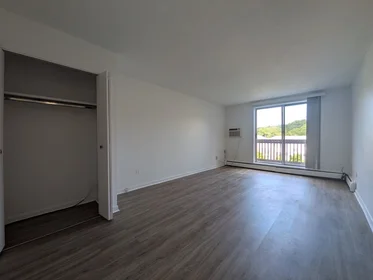 Alojamiento entero en residencia en 142, Kenrick, Unit 34, Brighton, Boston, MA, 02135, imagen 27 de 32