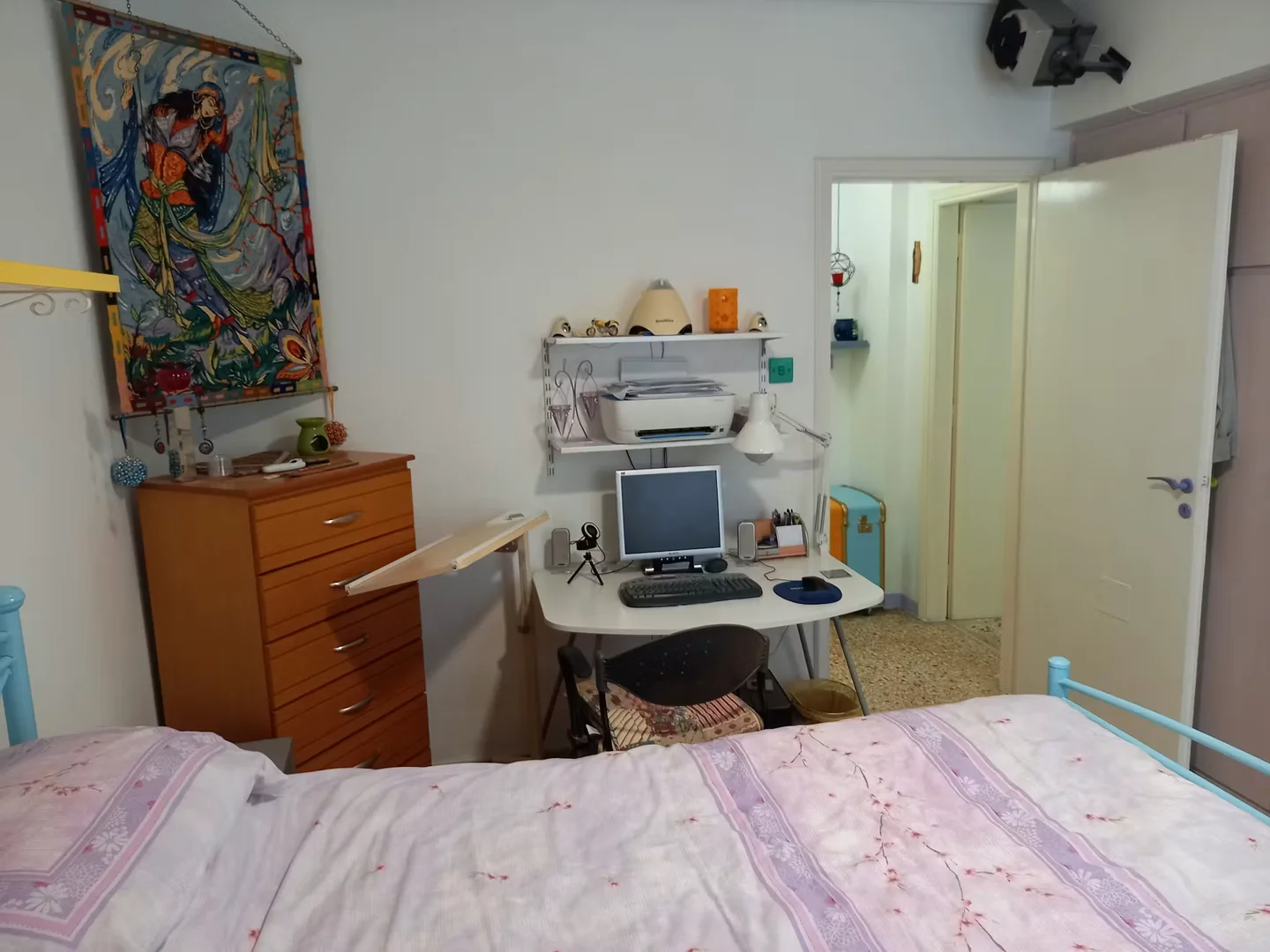 Habitación para estudiantes en  con área de estudio y facilidades compartidas