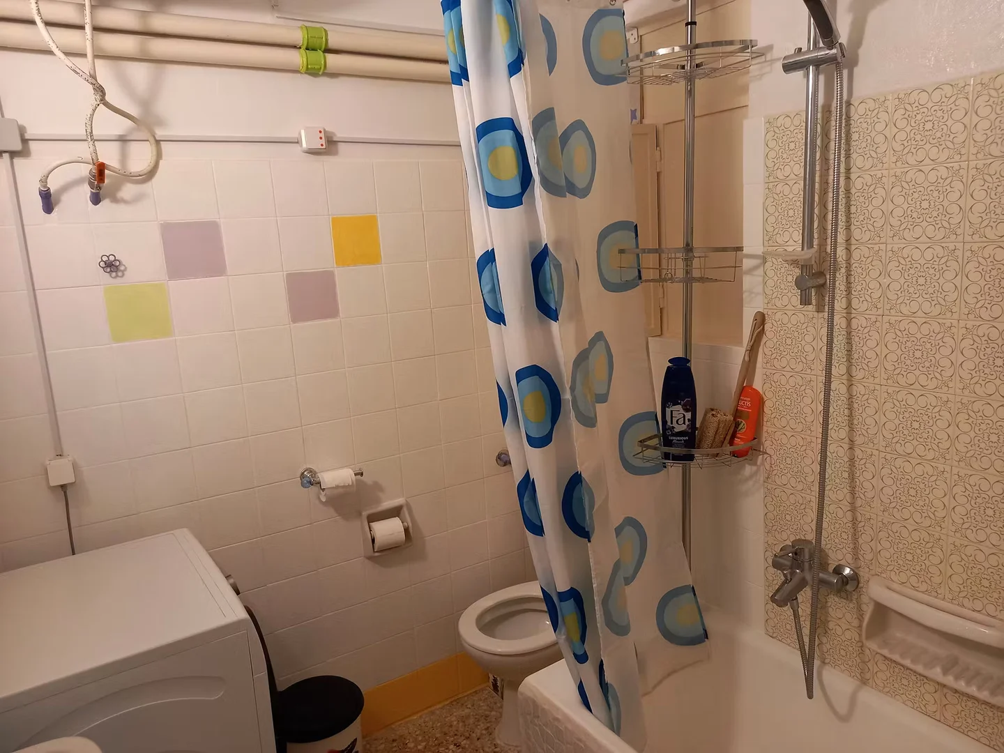 Habitación estudiantil económica cerca del campus en 