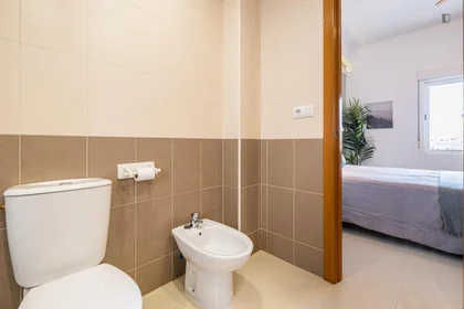 Chambre privée à Avenida d'Aguilera, image 8 de 14