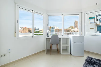 Chambre privée à Avenida d'Aguilera, image 2 de 12