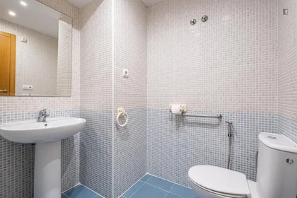 Chambre privée à Avenida d'Aguilera, image 11 de 12