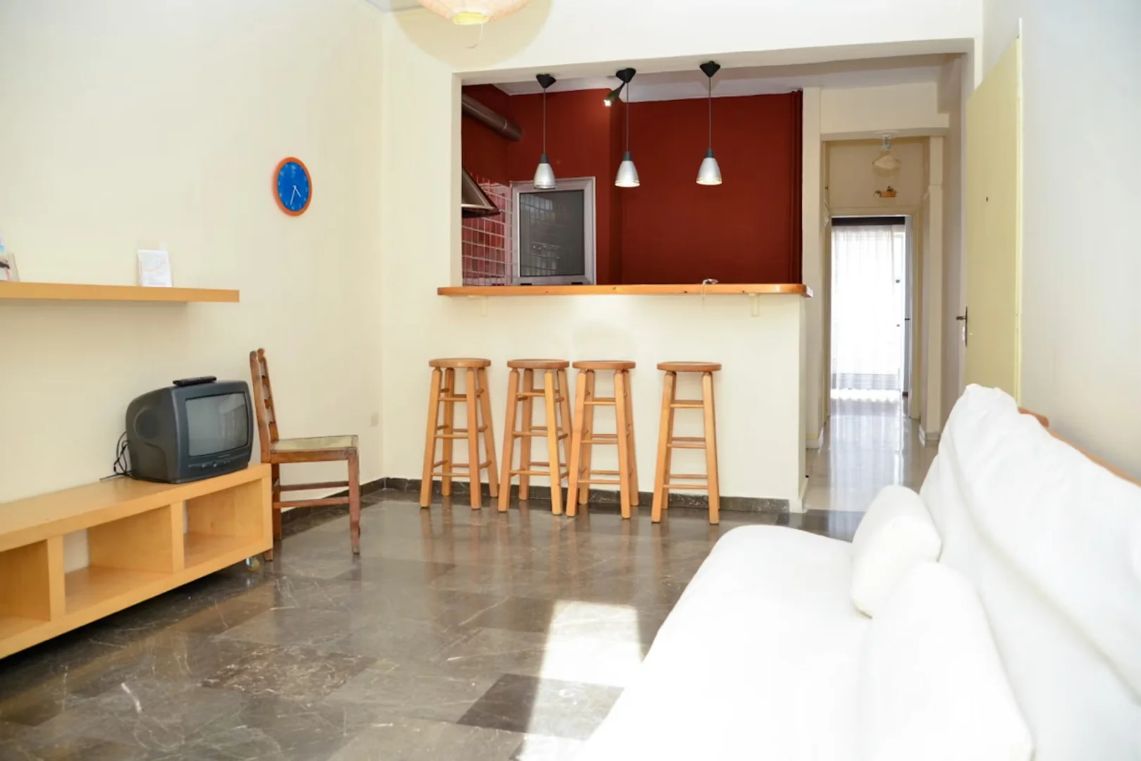 Self-contained studio for students in central 