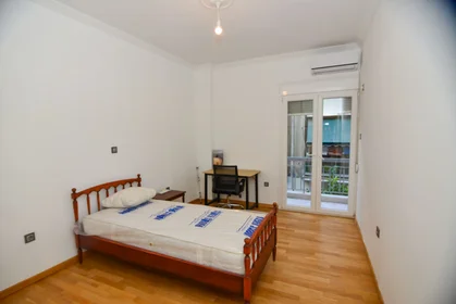 Quarto privado em Parasiou 20, Athina 104 40, Greece , Athens, , 104 40 Greece, imagem 1 de 10
