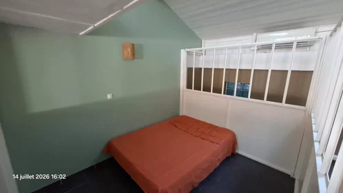 Entire apartment at Passage Dubois, , image 3 of 5