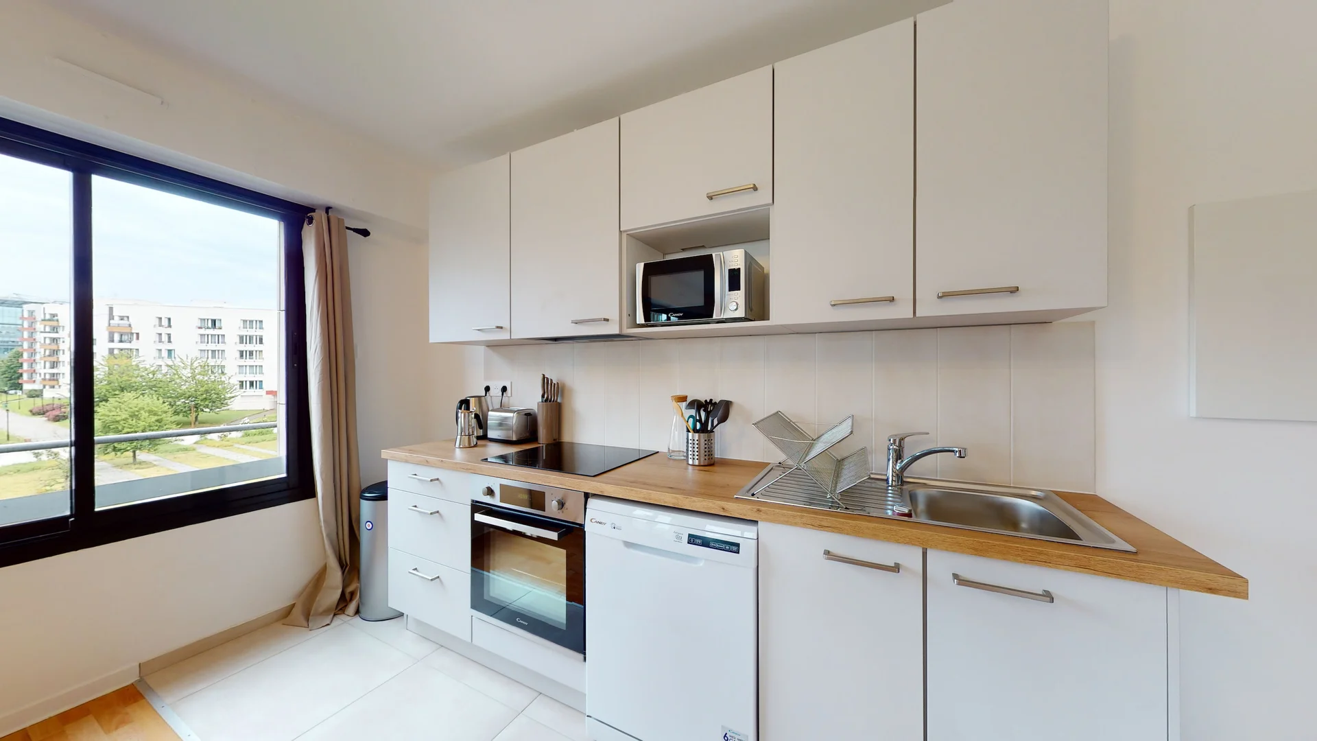 Quarto para alugar em apartamento de estudantes em , totalmente mobilado