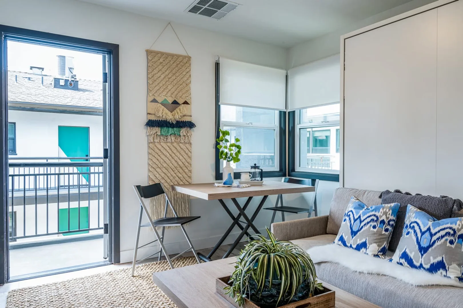 Habitación para estudiantes en  con área de estudio y facilidades compartidas