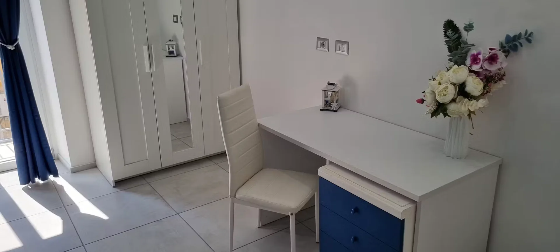 Öğrenciler için rahat oda  bölgesinde mevcut