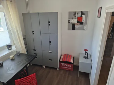 Stanza privata in Aleja Solidarności 88, immagine 40 di 43