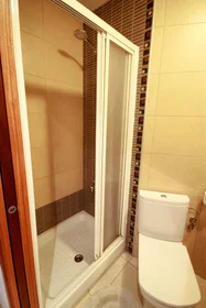 Quarto privado em Av. de Madrid, 08028 Barcelona, Spain, imagem 13 de 18