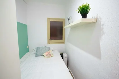Quarto privado em Av. de Madrid, 08028 Barcelona, Spain, imagem 2 de 11