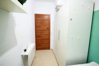Quarto privado em Av. de Madrid, 08028 Barcelona, Spain, imagem 11 de 11