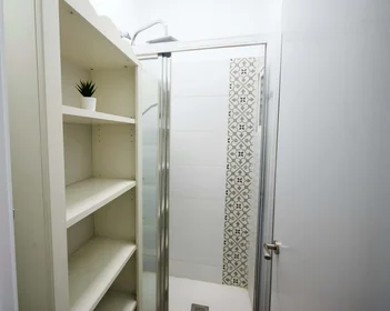 Stanza privata in Carrer del Cinca, 08030 Barcelona, Spain, immagine 4 di 9