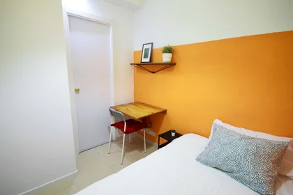 Quarto privado em Av. de Madrid, 08028 Barcelona, Spain, imagem 6 de 18