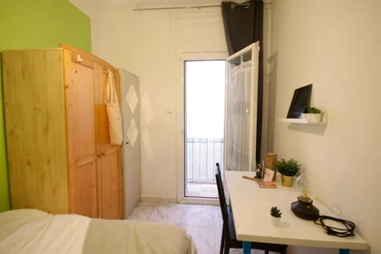 Stanza privata in Carrer del Cinca, 08030 Barcelona, Spain, immagine 3 di 12