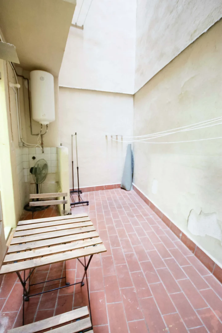 Stanza funzionale per studenti perfetta per studiare a