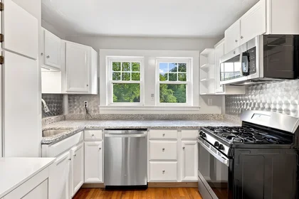 Logement entier en résidence à 99, Thorndike St., Unit 1, Arlington, Arlington, MA, 02474, image 11 de 42