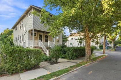 Logement entier en résidence à 99, Thorndike St., Unit 1, Arlington, Arlington, MA, 02474, image 10 de 42