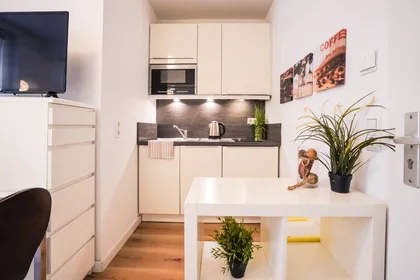 Dairenin tamamı konumu Bismarckstraße, Innenstadt, 2 10 görüntüsü