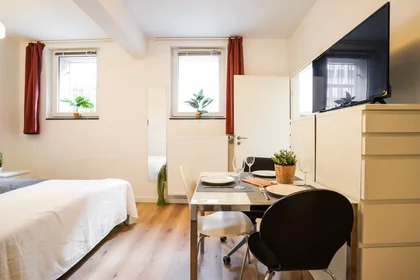 Dairenin tamamı konumu Bismarckstraße, Innenstadt, 4 10 görüntüsü