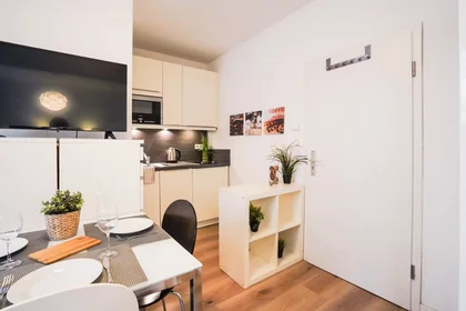 Dairenin tamamı konumu Bismarckstraße, Innenstadt, 5 10 görüntüsü