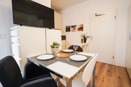 Dairenin tamamı konumu Bismarckstraße, Innenstadt, 7 10 görüntüsü