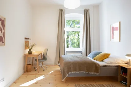 Private room at Bredowstraße 6 , 2.OG VH Links, image 2 of 14