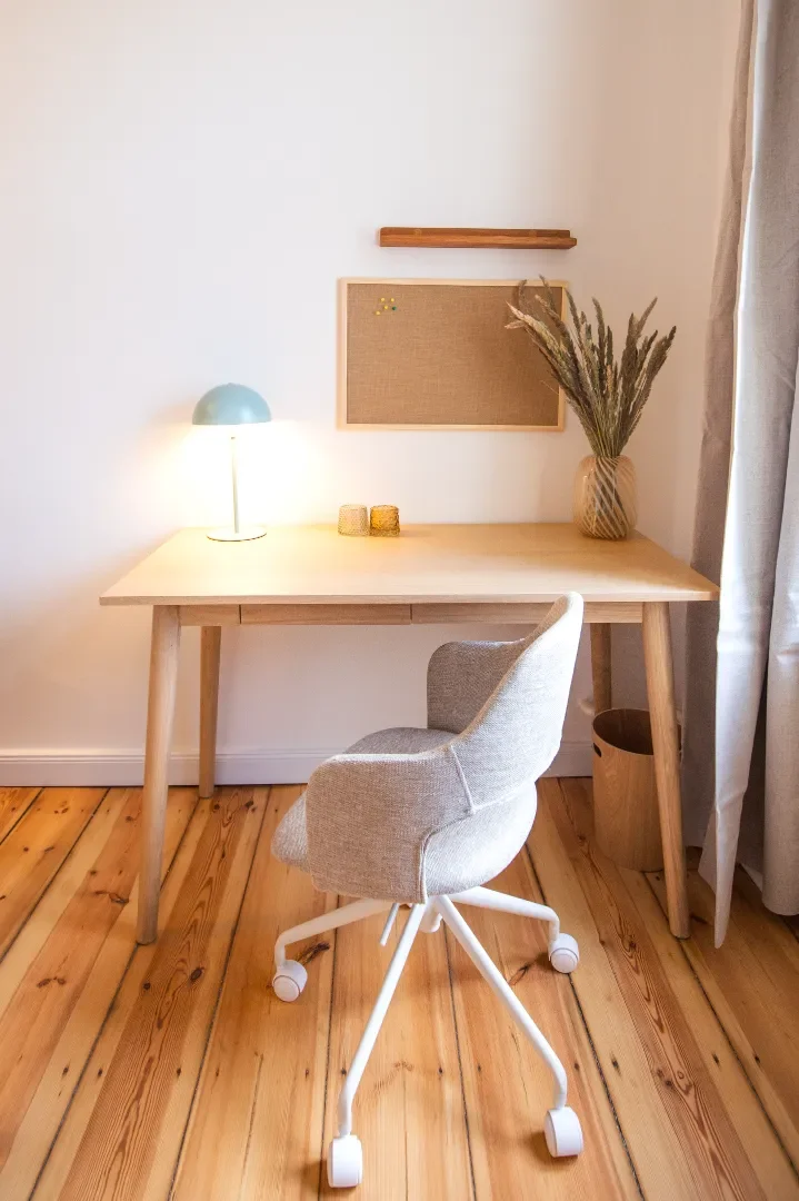 Economical student room with convenient location in