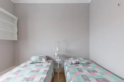 Prywatny pokój Rua Doutor Henrique de Miranda, obraz 3 25