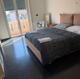 Apartamento inteiro em Via Trento, imagem 1 de 12