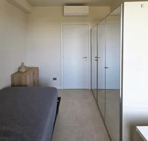 Privatzimmer in der Via Carlo Perini, bild 3 von 27