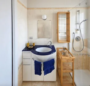 Privatzimmer in der Via Carlo Perini, bild 14 von 27