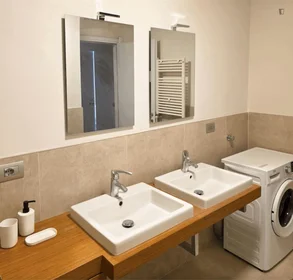 Privatzimmer in der Via Carlo Perini, bild 18 von 27