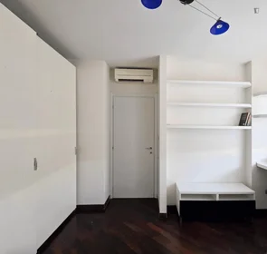 Privatzimmer in der Via Carlo Perini, bild 1 von 27