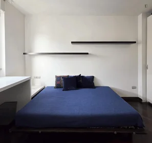 Privatzimmer in der Via Carlo Perini, bild 5 von 27
