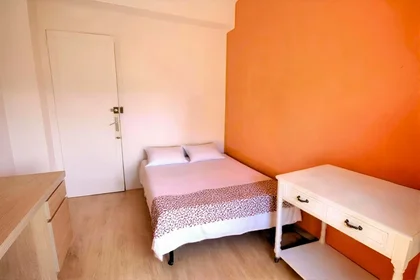 Habitación privada en Carrer del Cinca, 08030 Barcelona, Spain, imagen 1 de 9