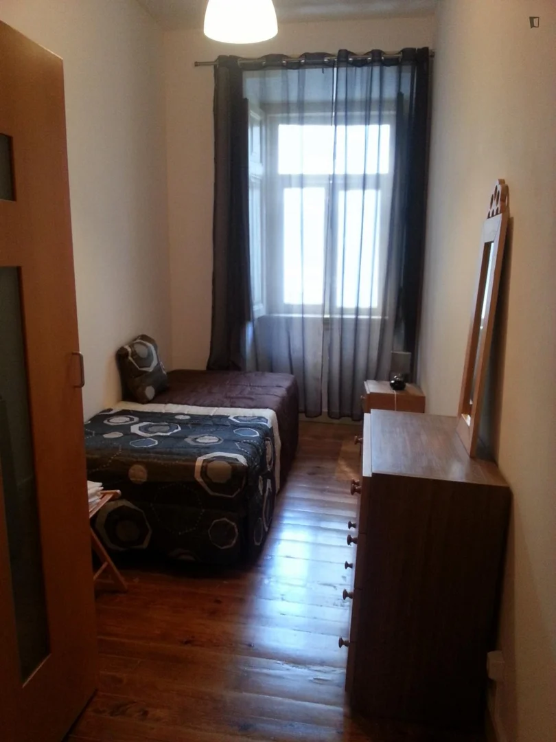 Komfortables und geräumiges Studentenzimmer in 
