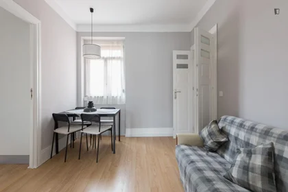 Quarto privado em Rua Doutor Henrique de Miranda, imagem 12 de 25
