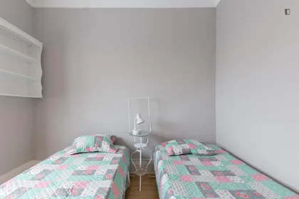 Quarto privado em Rua Doutor Henrique de Miranda, imagem 3 de 25