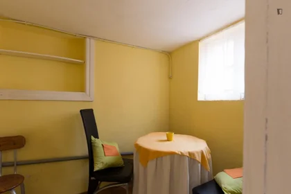 Quarto privado em Rua Doutor Henrique de Miranda, imagem 23 de 25
