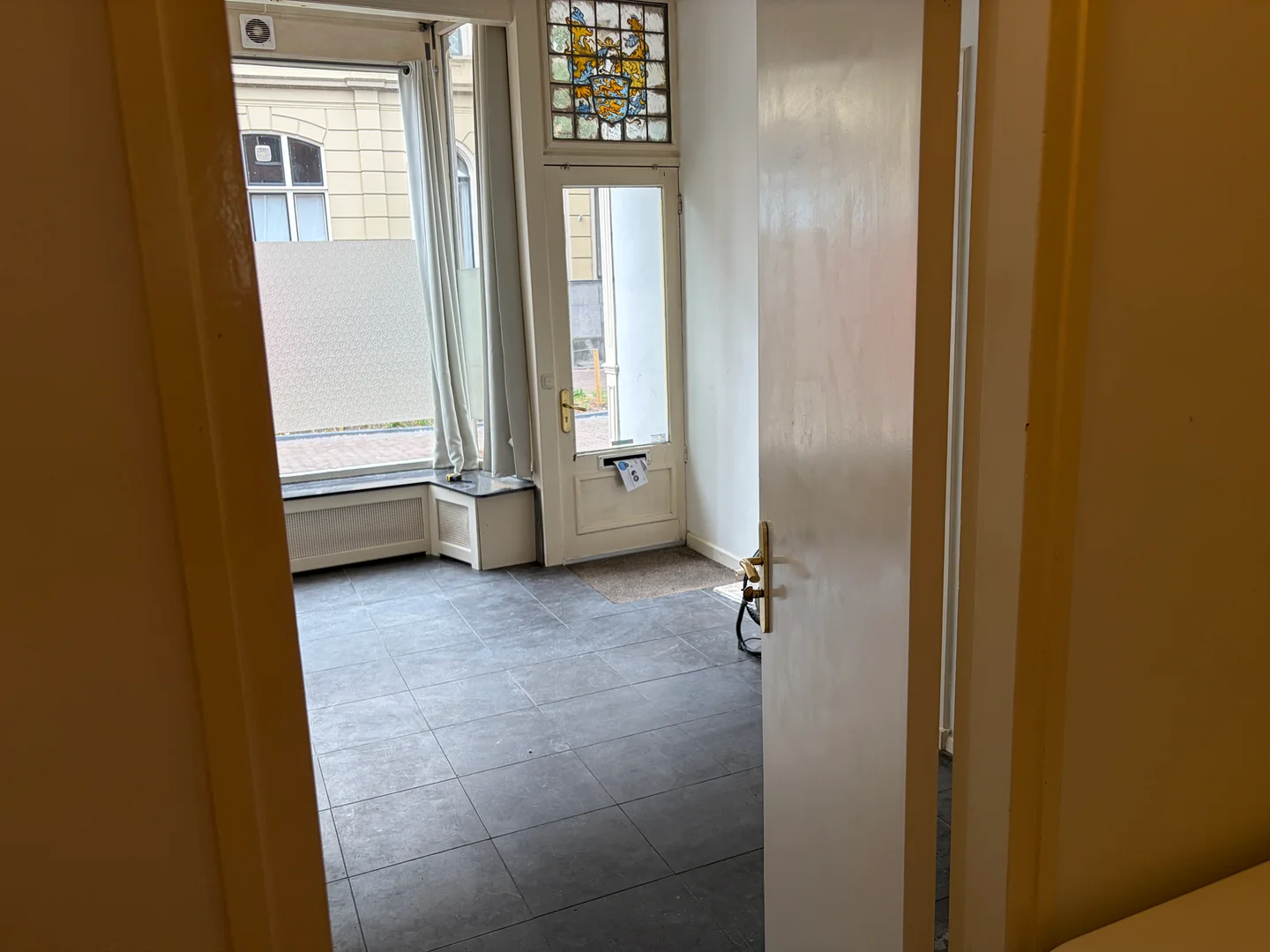 Modern student studio with complete amenities in 