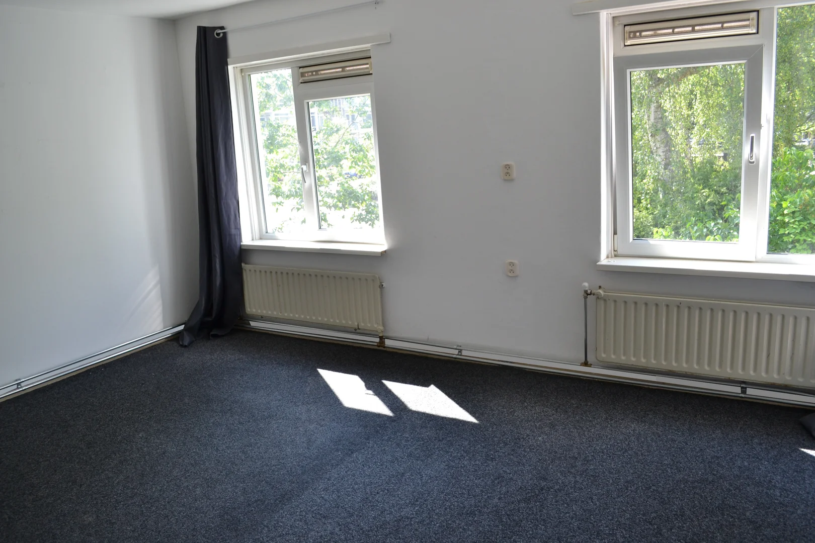 Student-friendly room in  with modern amenities