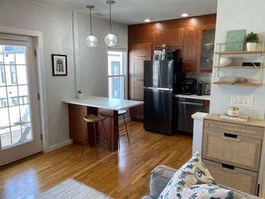 Logement entier en résidence à 258, Everett, Unit 3, East Boston, Boston, MA, 02128, image 8 de 14