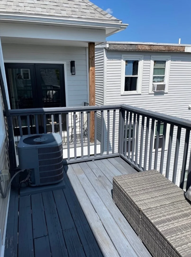 258, Everett, Unit 3, East Boston, Boston, MA, 02128