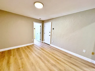 Logement entier en résidence à 89, Cottage St., Unit 2, East Boston, Boston, MA, 02128, image 18 de 19