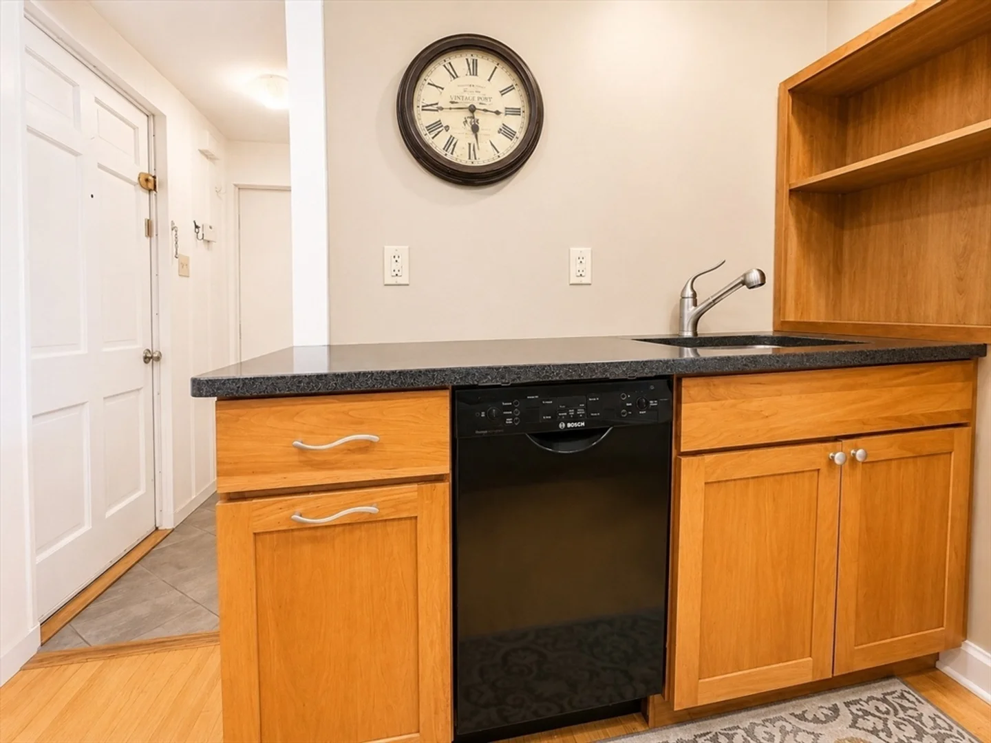 135-139, Pearl St., Unit 4, Cambridgeport, Cambridge, MA, 02139