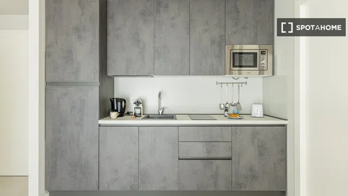 Entire apartment at Via Ambrogio Binda, image 11 of 19