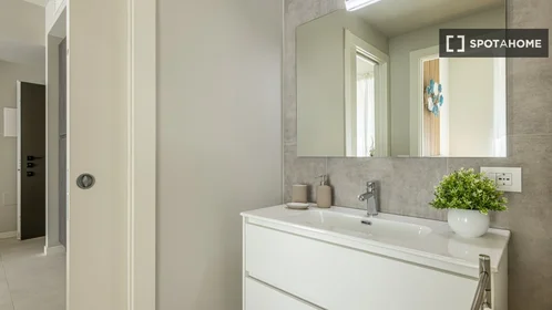 Entire apartment at Via Ambrogio Binda, image 16 of 19