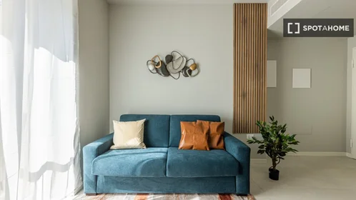 Entire apartment at Via Ambrogio Binda, image 4 of 19